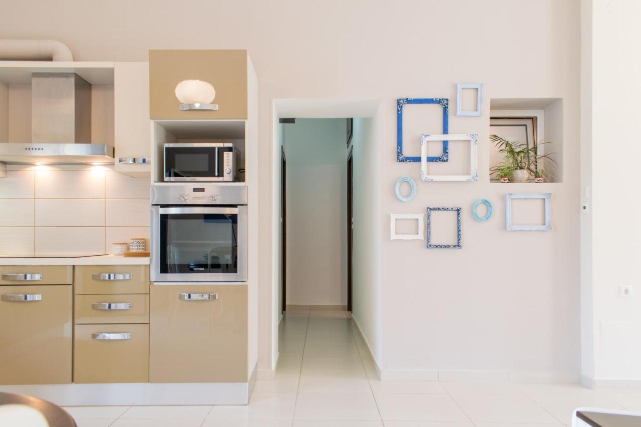 Blue Iris: Stylish Apartment Just 10 Minutes Walk From Old Town Chania Chania  Exterior foto
