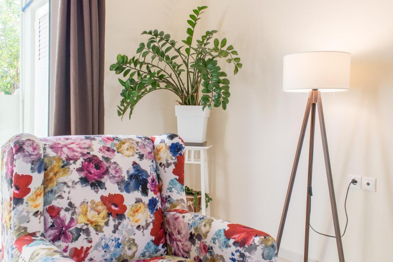 Blue Iris: Stylish Apartment Just 10 Minutes Walk From Old Town Chania Chania  Exterior foto