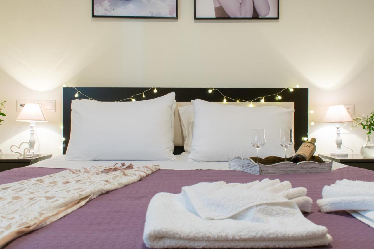 Blue Iris: Stylish Apartment Just 10 Minutes Walk From Old Town Chania Chania  Exterior foto