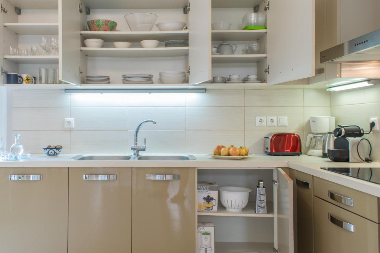 Blue Iris: Stylish Apartment Just 10 Minutes Walk From Old Town Chania Chania  Exterior foto