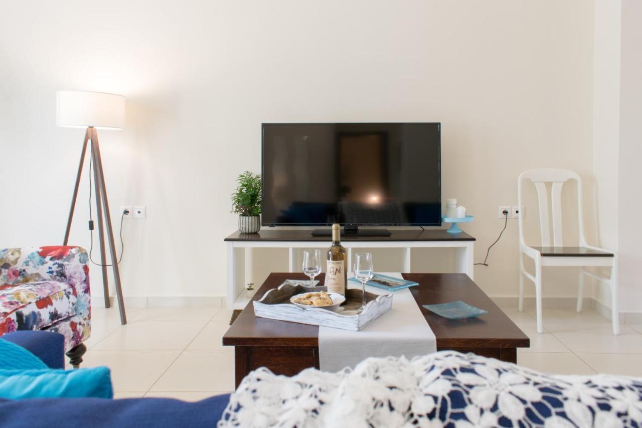 Blue Iris: Stylish Apartment Just 10 Minutes Walk From Old Town Chania Chania  Exterior foto